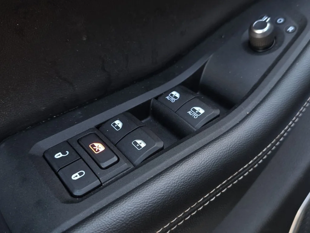 Used 2022 Black Jeep Limited image 34