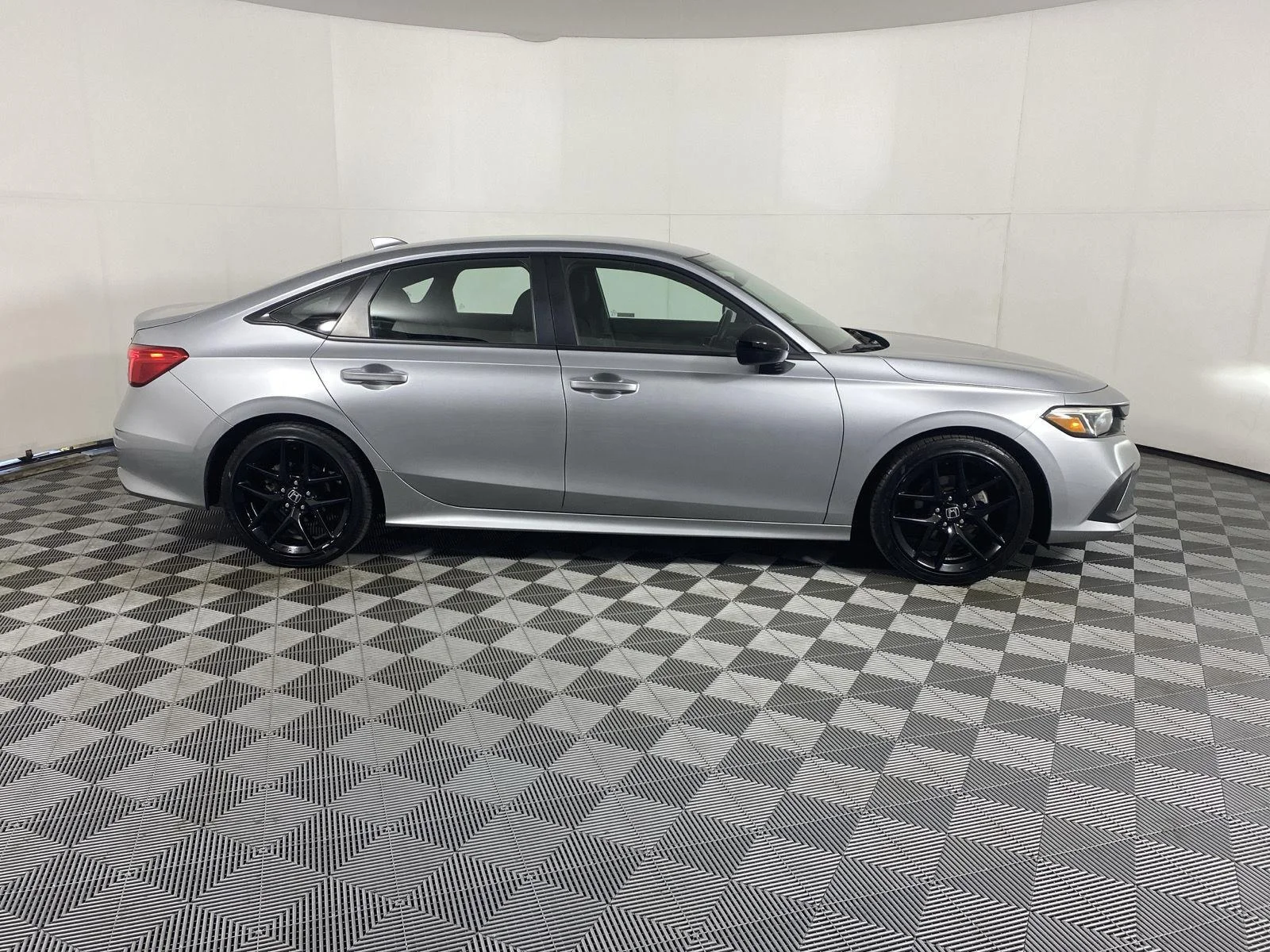 Used 2024 Lunar Silver Metallic Honda Sport image 9