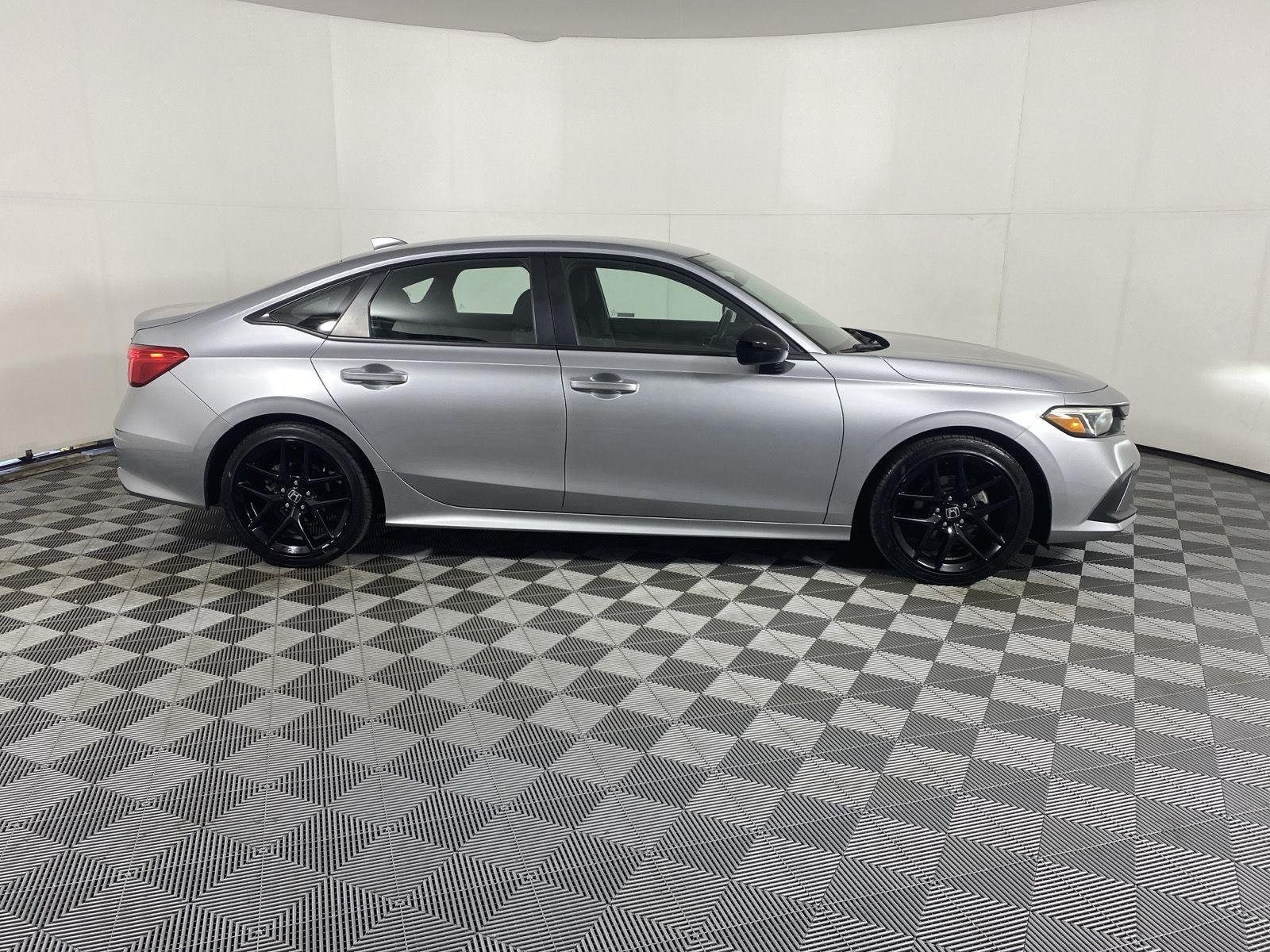 Used 2024 Lunar Silver Metallic Honda Sport image 9