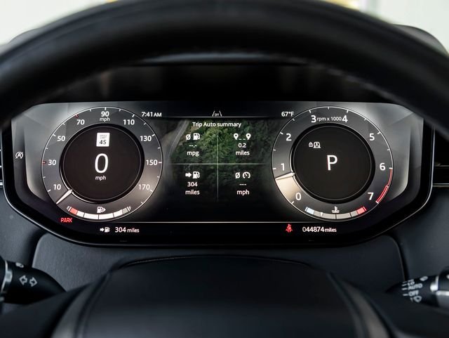 Used 2024 Fuji White Land Rover Dynamic SE image 17