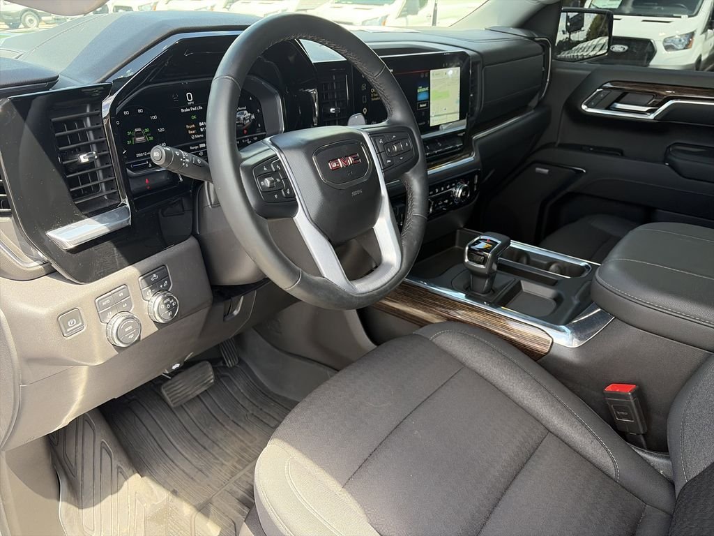 Used 2024 Silver GMC Elevation image 11