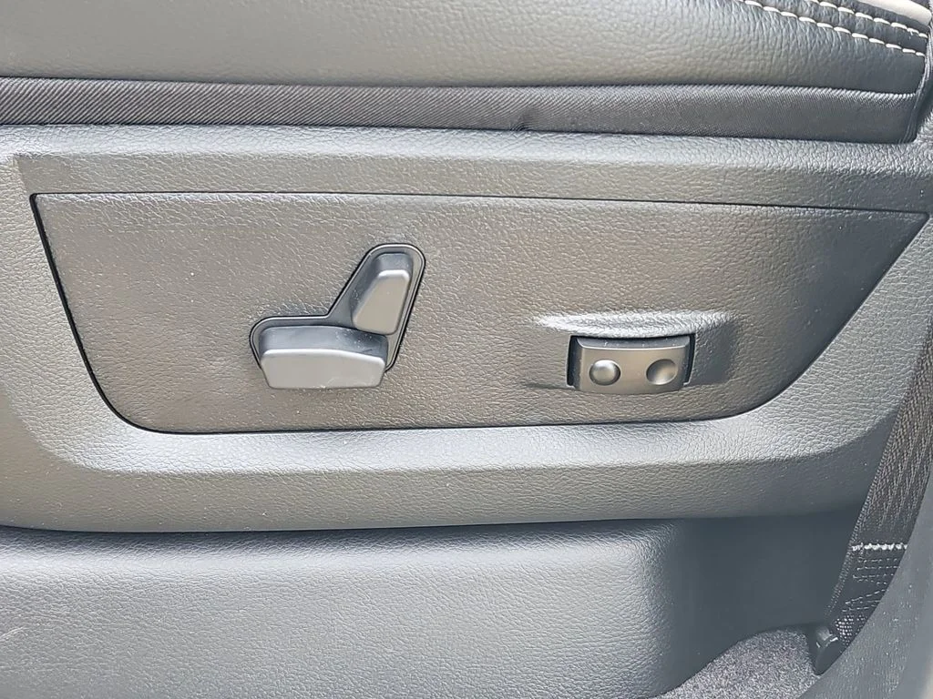 2026 RAM 3500 Laramie - Photo 27