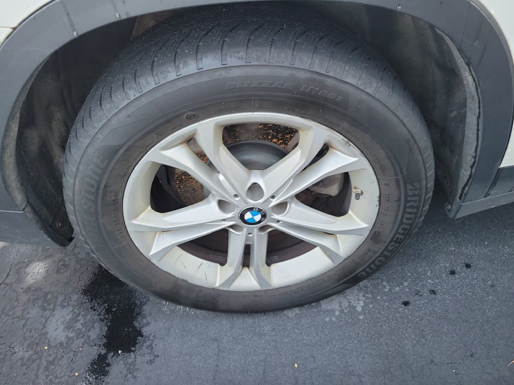 Used 2019 Alpine White BMW xDrive30i image 12