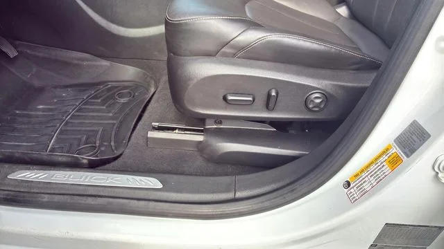 Used 2017 White Buick Essence image 14