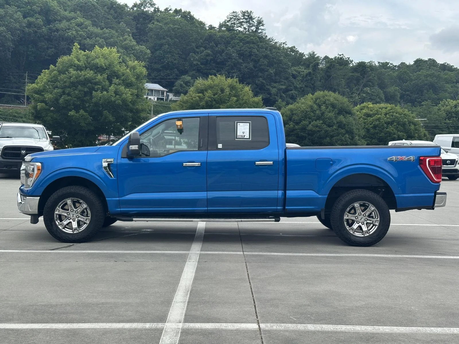 Used 2021 Velocity Blue Metallic Ford XLT image 4