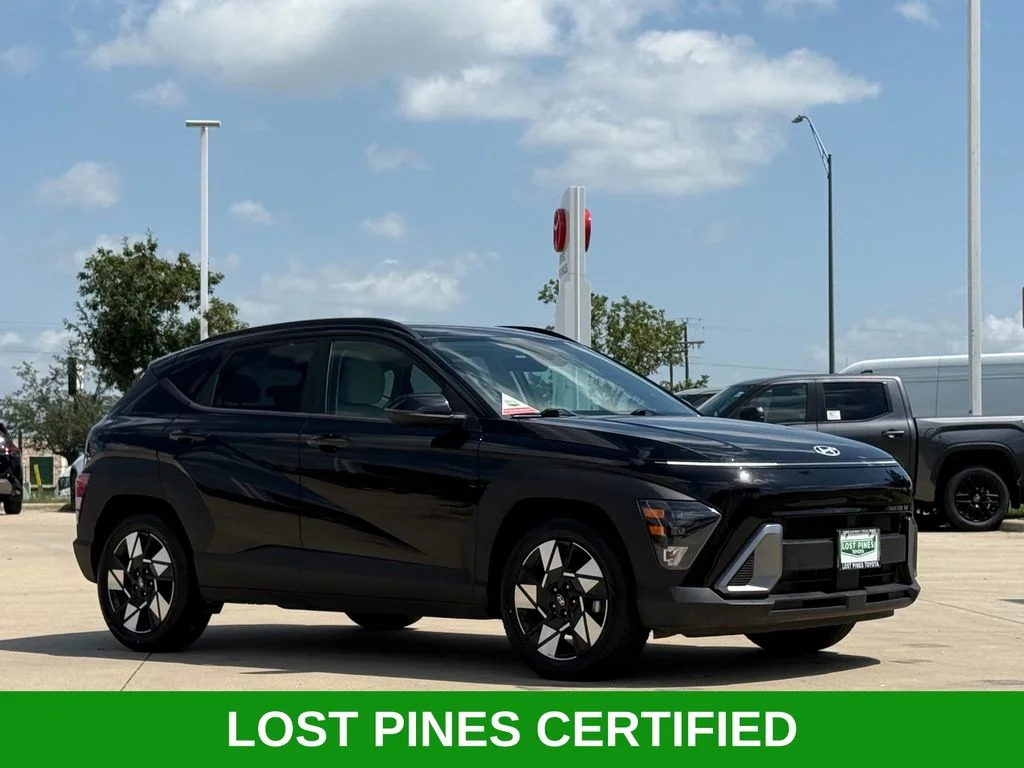 Used 2025 Black Hyundai SEL image 6