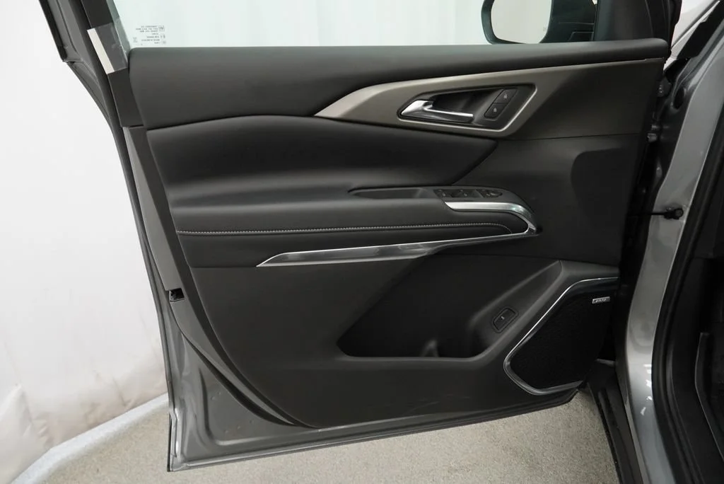 New 2027 Sterling Gray Metallic Chevrolet LT image 23