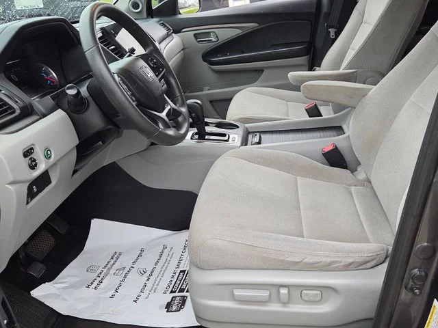 Used 2019 Gray Honda EX image 5