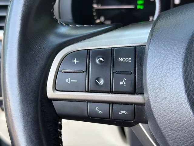 Used 2020 Gray Lexus GX 460 Premium image 25