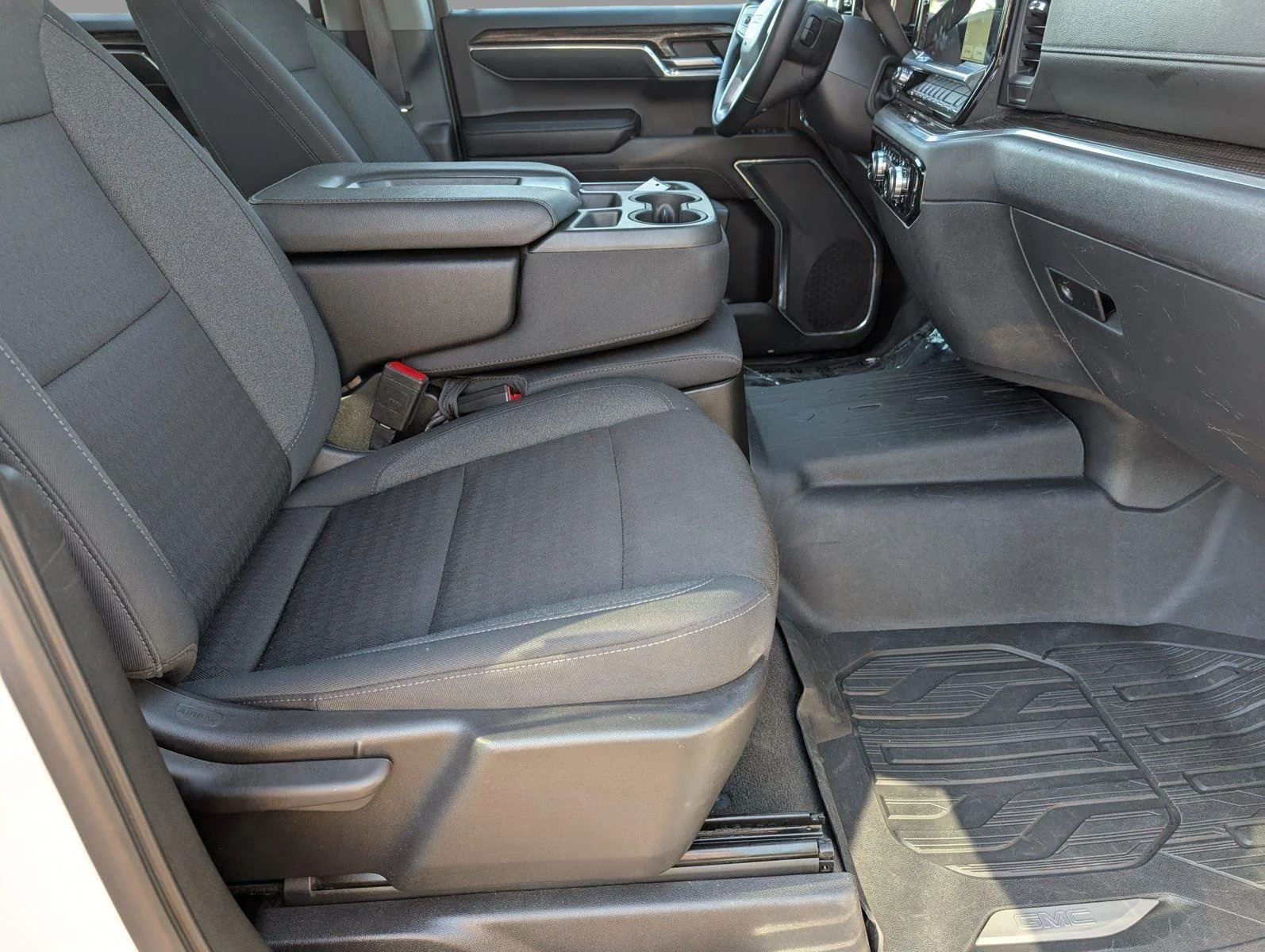 Used 2023 Summit White GMC Elevation image 39