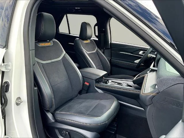 New 2026 Star White Metallic Tri-Coat Ford Tremor® image 43