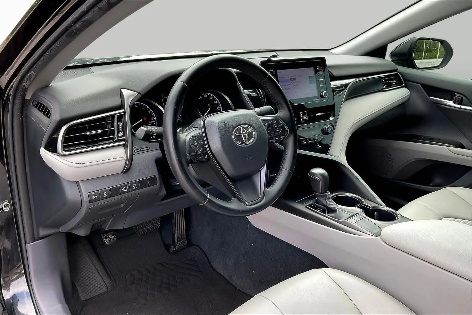 Used 2023 Midnight Black Metallic Toyota SE image 17