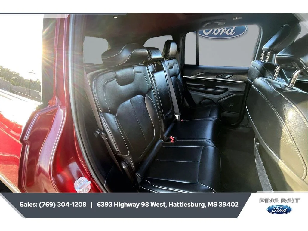 Used 2025 Velvet Red Pearlcoat Jeep Limited image 21