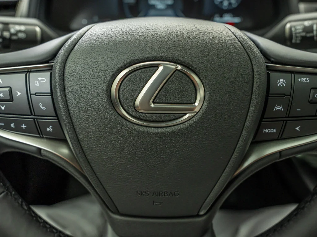New 2026 Ultra White with Obsidian roof Lexus F SPORT DESIGN AWD image 29