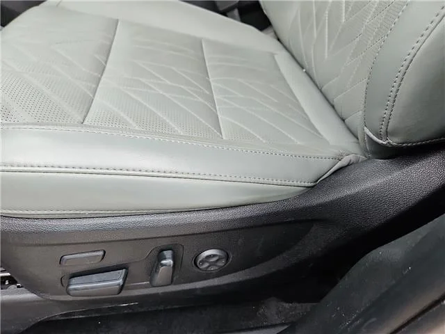 Used 2024 White KIA SX-Prestige X-Line All-Wheel Drive image 13