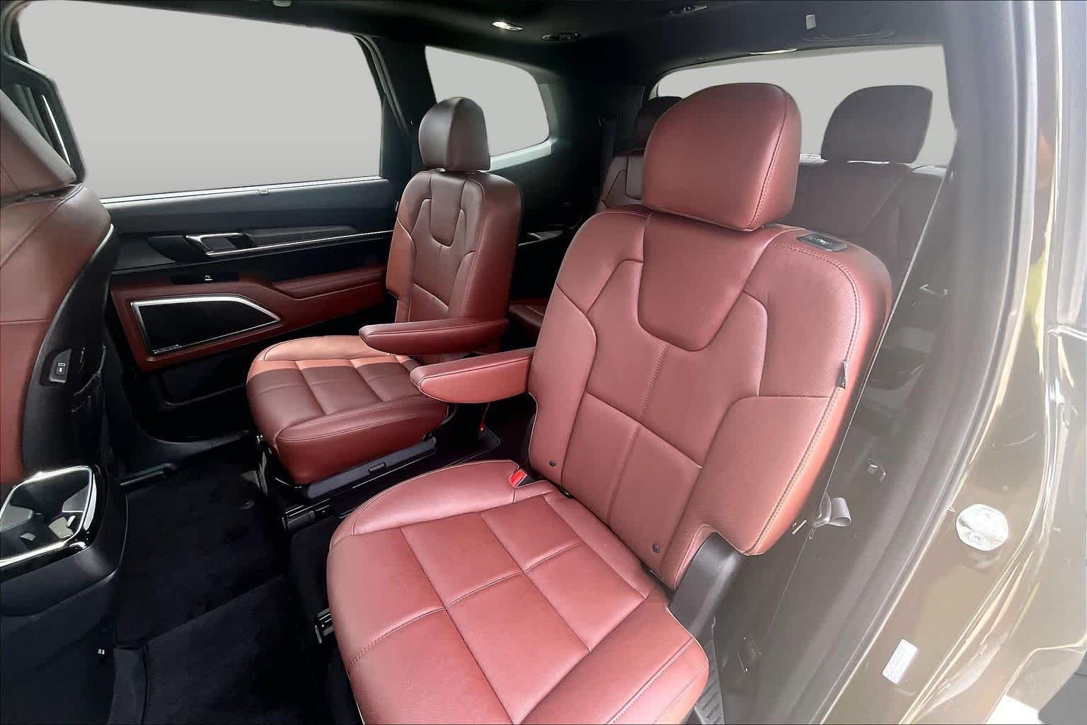 Used 2024 Dark Moss Kia SX image 18