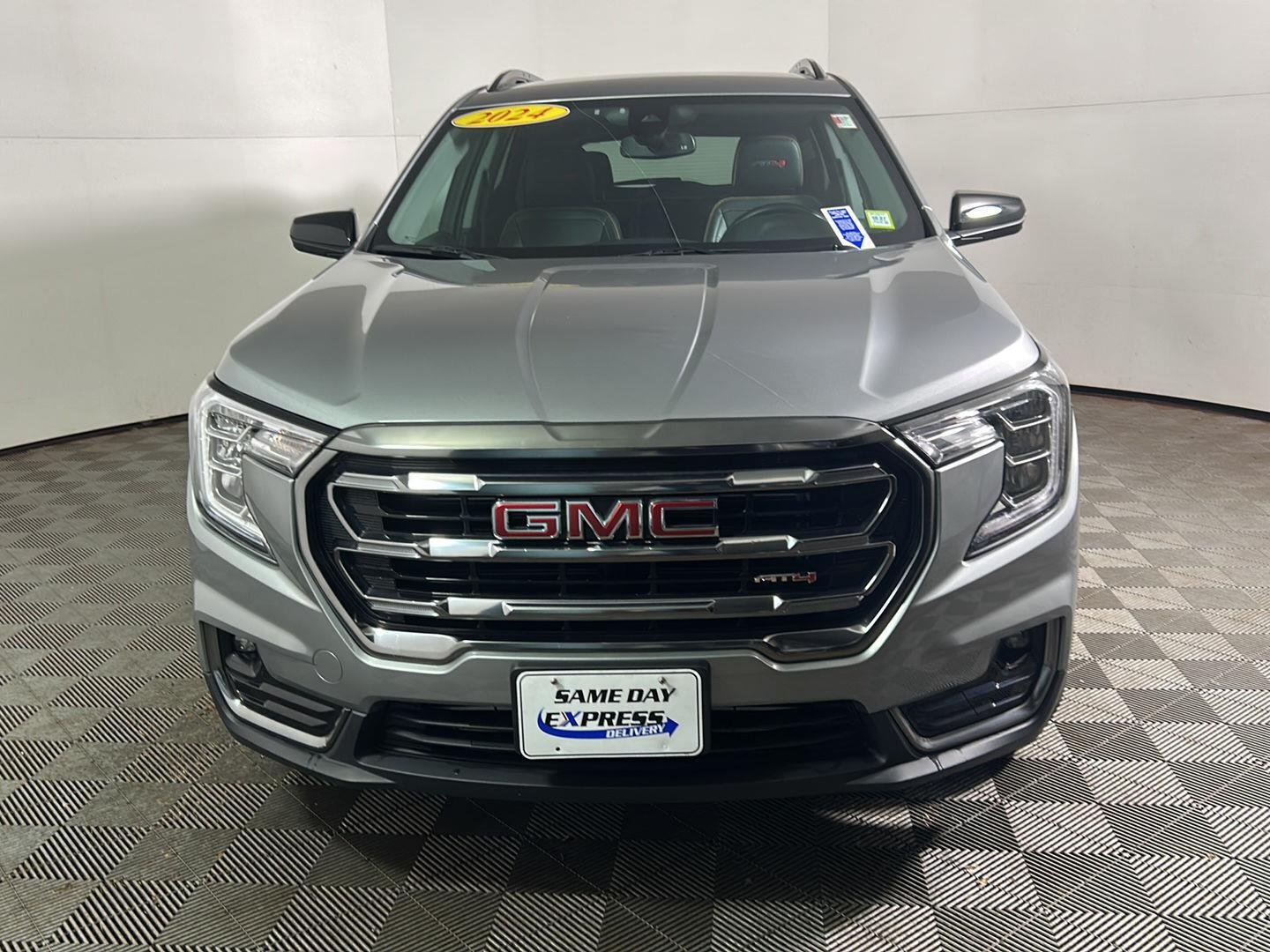 Used 2024 Sterling Metallic GMC AT4 image 11