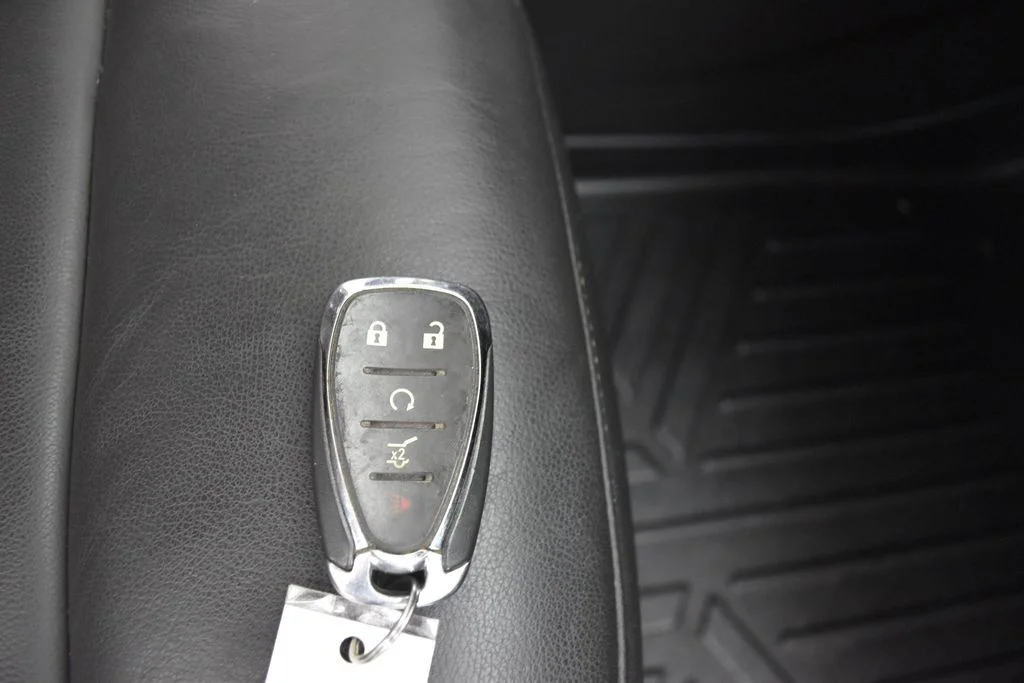 Used 2023 White Chevrolet LT Leather image 26