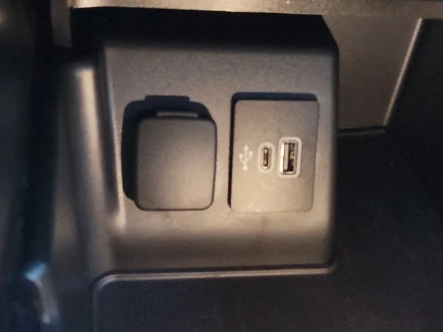 Used 2025 Silver Ford Active image 28