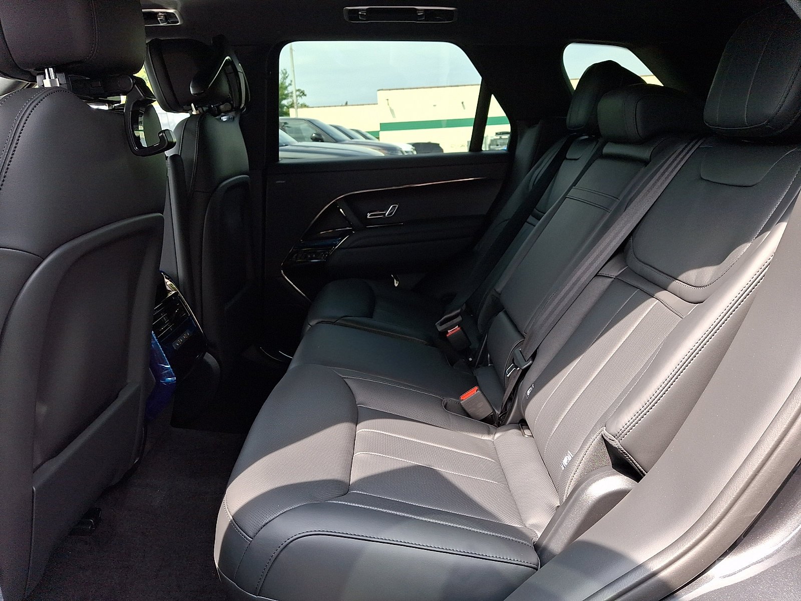 New 2027 Carpathian Grey Land Rover Dynamic SE image 6