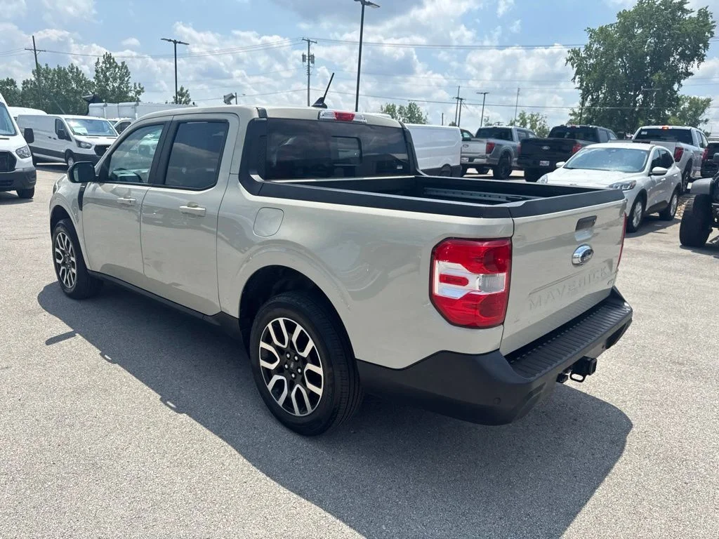 Used 2024 Silver Ford Lariat image 5