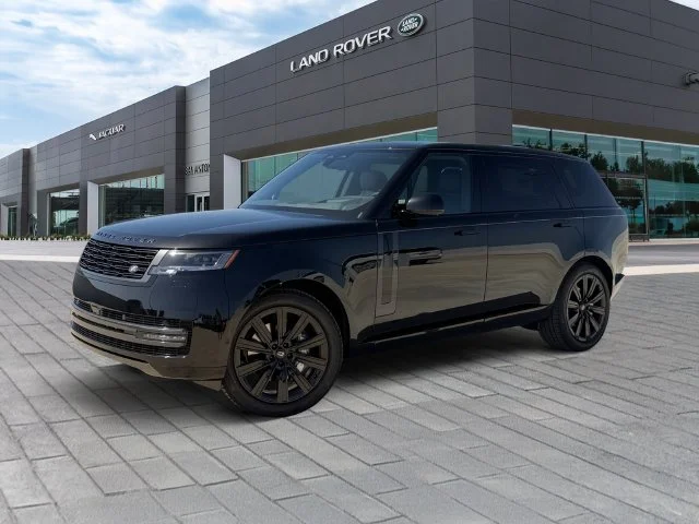 New 2027 Black Land Rover SE image 1
