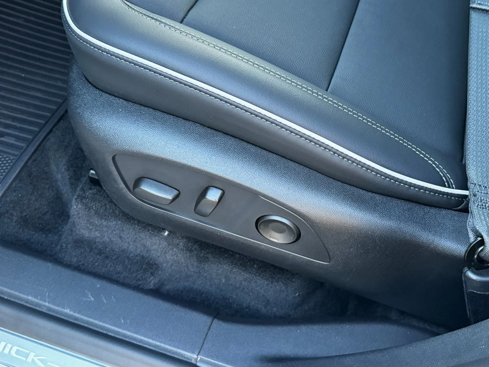 2026 Buick Enclave Preferred - Photo 15