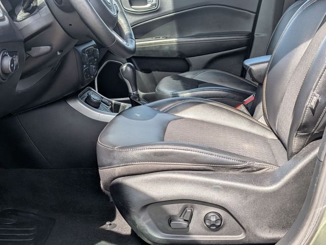 Used 2017 Green Jeep Latitude image 11