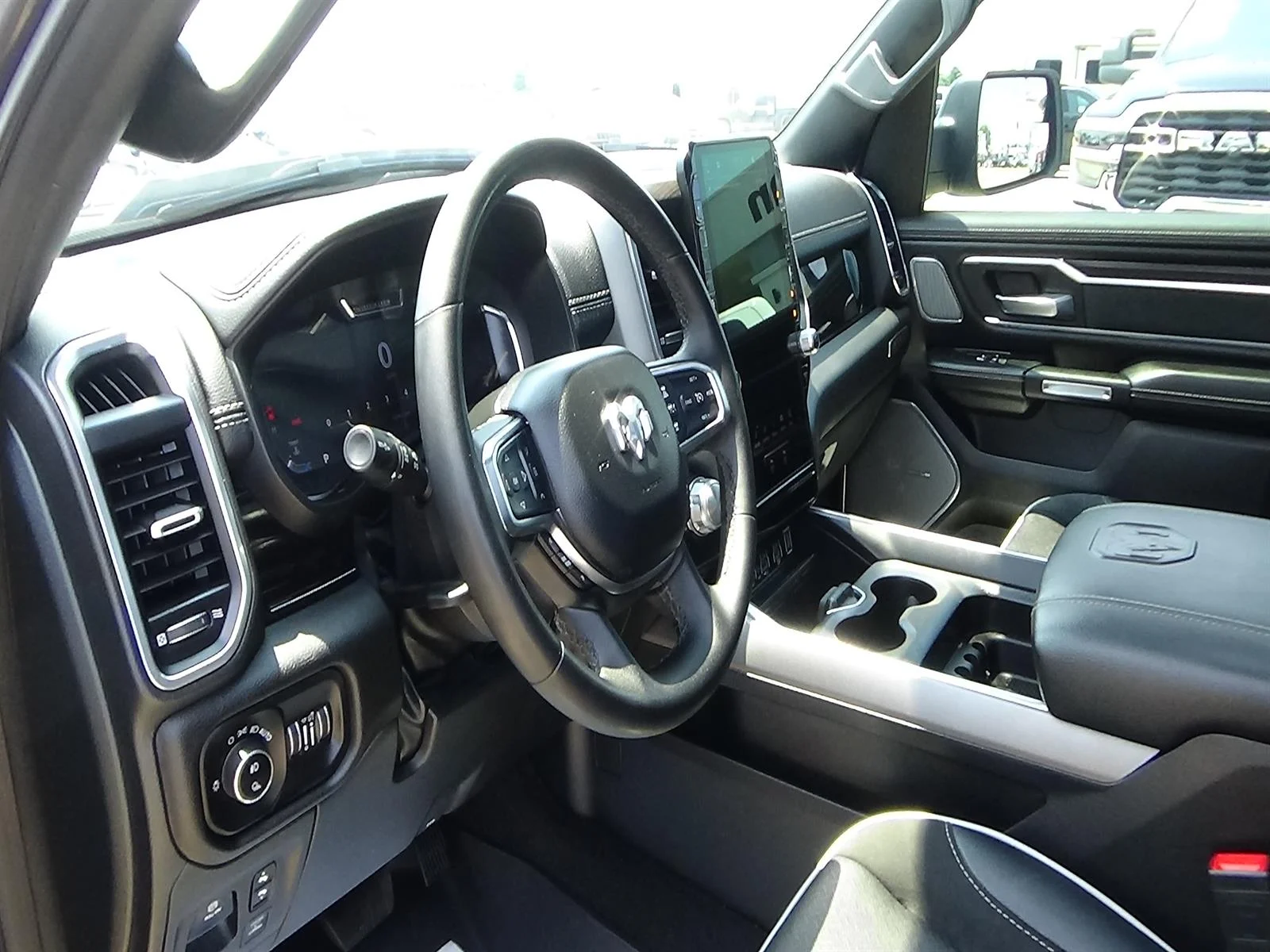 Used 2025 Granite Crystal Metallic Clear Coat (pau) RAM Laramie image 18