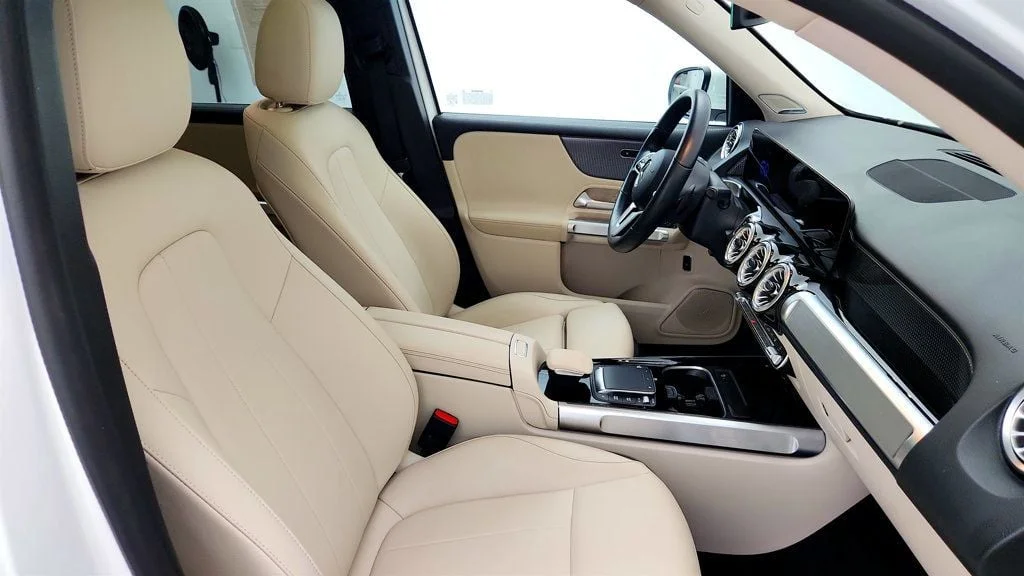Used 2022 Polar White Mercedes-Benz EQB 300 4MATIC® SUV w/ Pinnacle Pkg & Driver Assistance Pkg Lite image 24