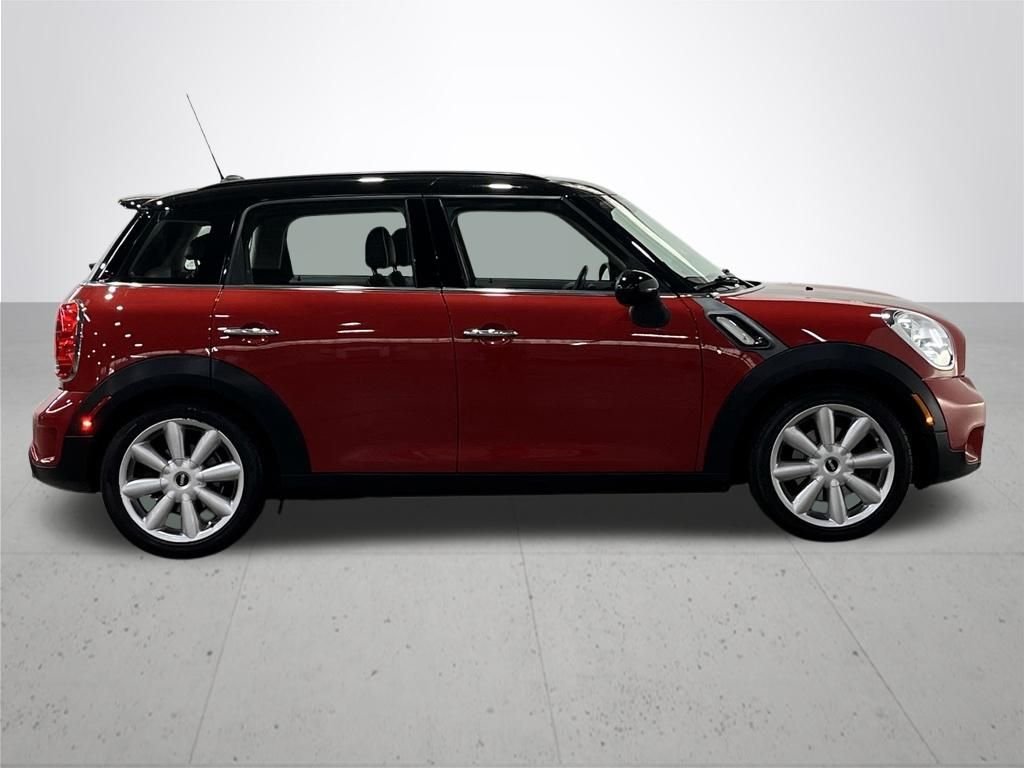 Used 2016 Blazing Red MINI Base image 9