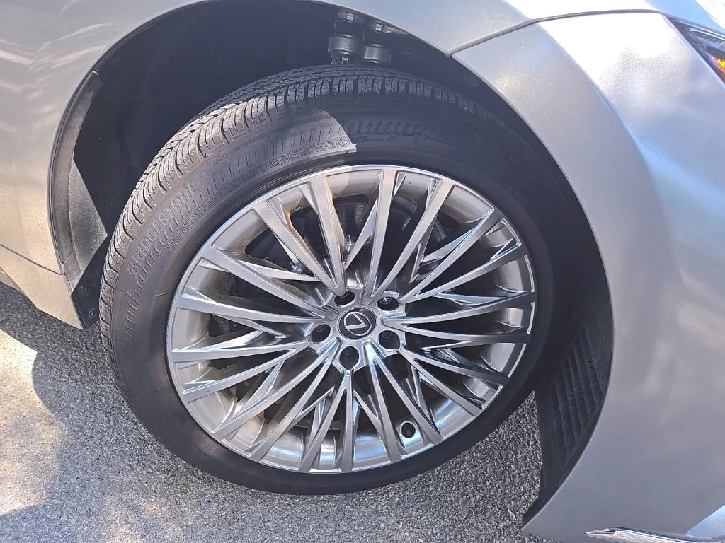 Certified Used 2024 Silver Lexus 500 Base image 2