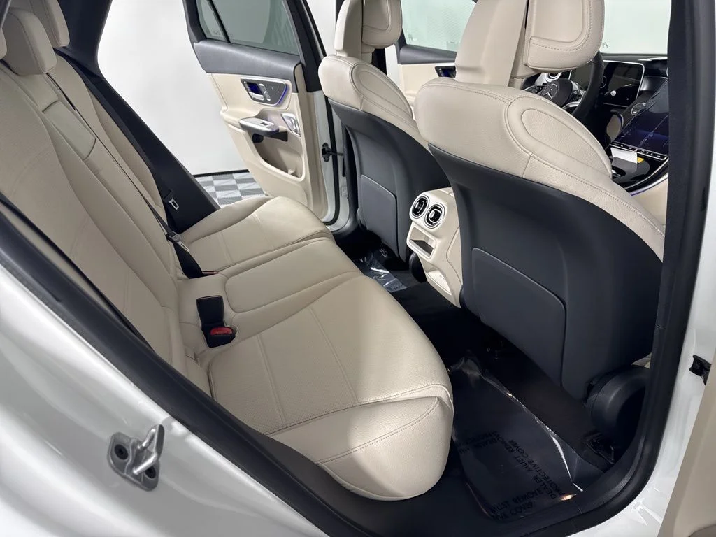 New 2026 White Mercedes-Benz GLC 300 image 17