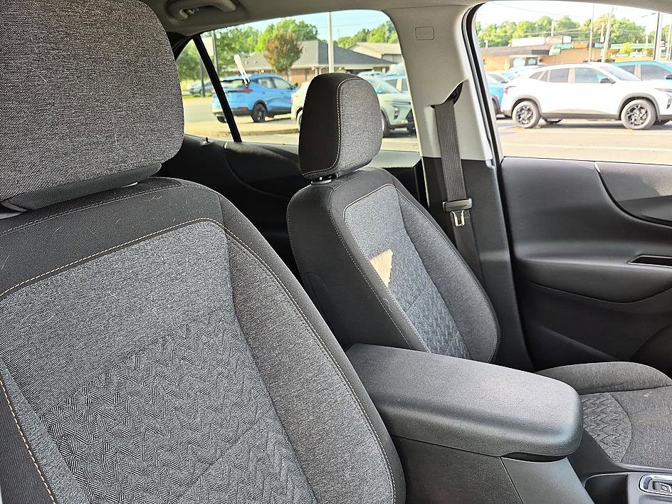 Used 2023 Summit White Chevrolet LT image 31