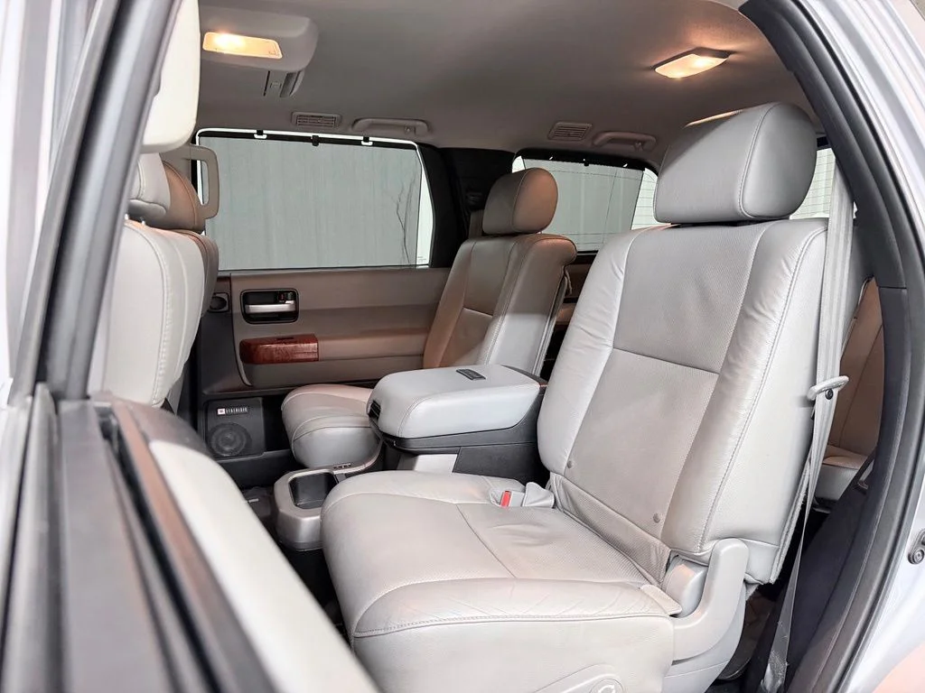 Used 2018 Silver Sky Metallic Toyota Platinum image 35