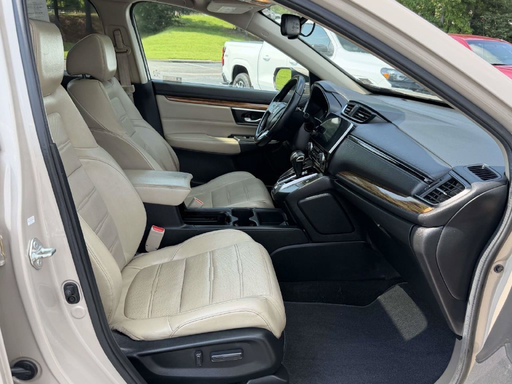 Used 2018  Honda Touring image 12