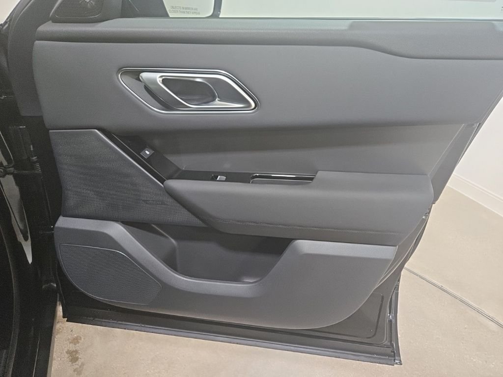 New 2026 Santorini Black LAND ROVER S image 28