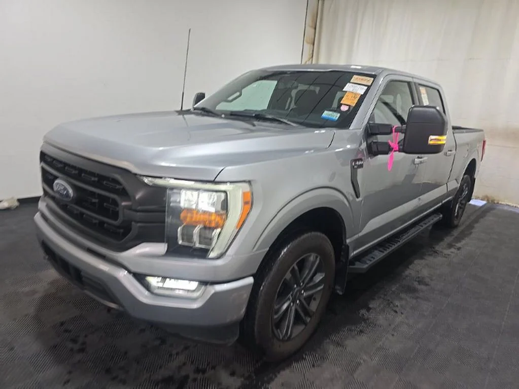 Used 2023 Silver Ford XLT image 2
