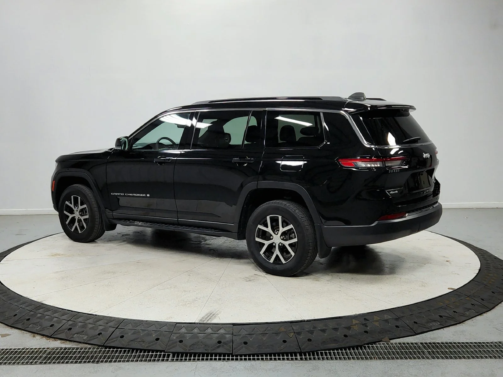 Used 2025 Black Jeep Limited image 6