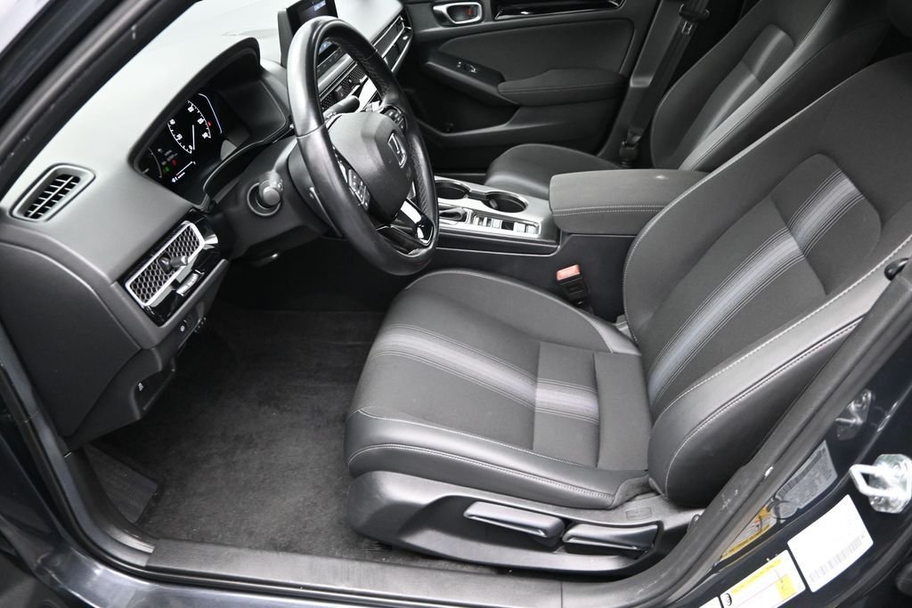 Used 2025  Honda Sport image 14