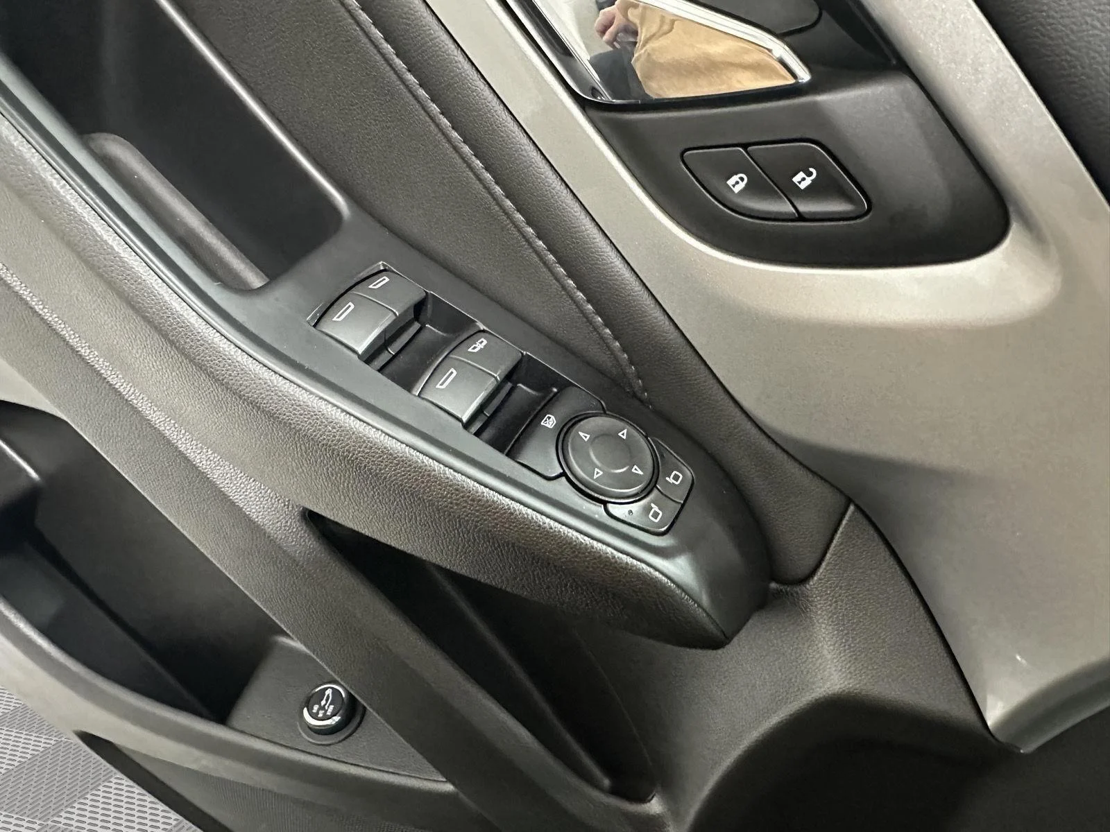 Used 2022 Mosaic Black Metallic Chevrolet LT Cloth image 18