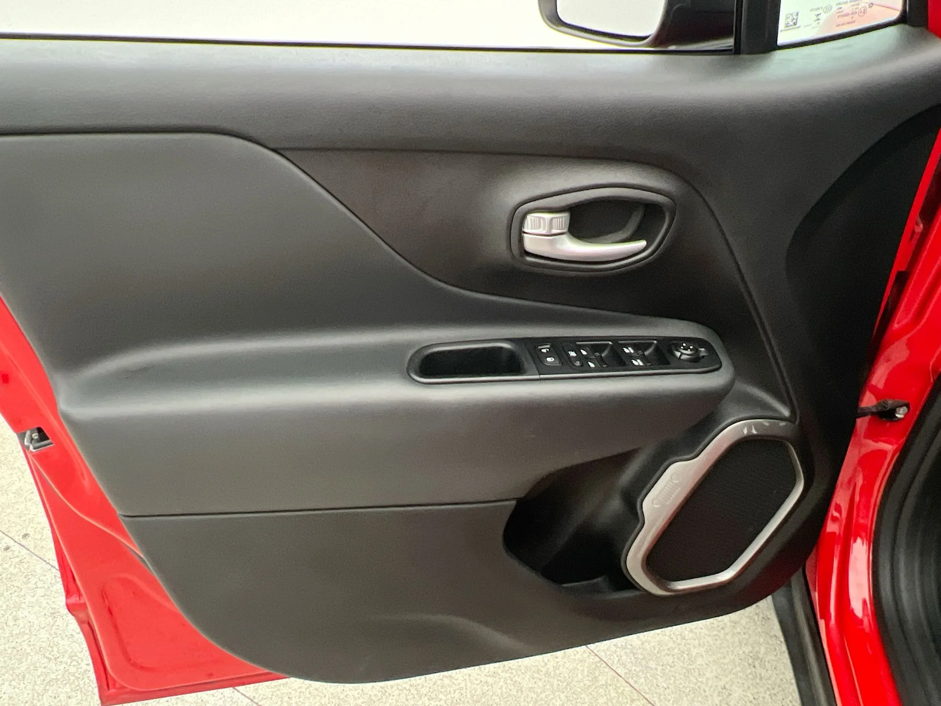 Used 2023 Red Jeep Latitude image 20