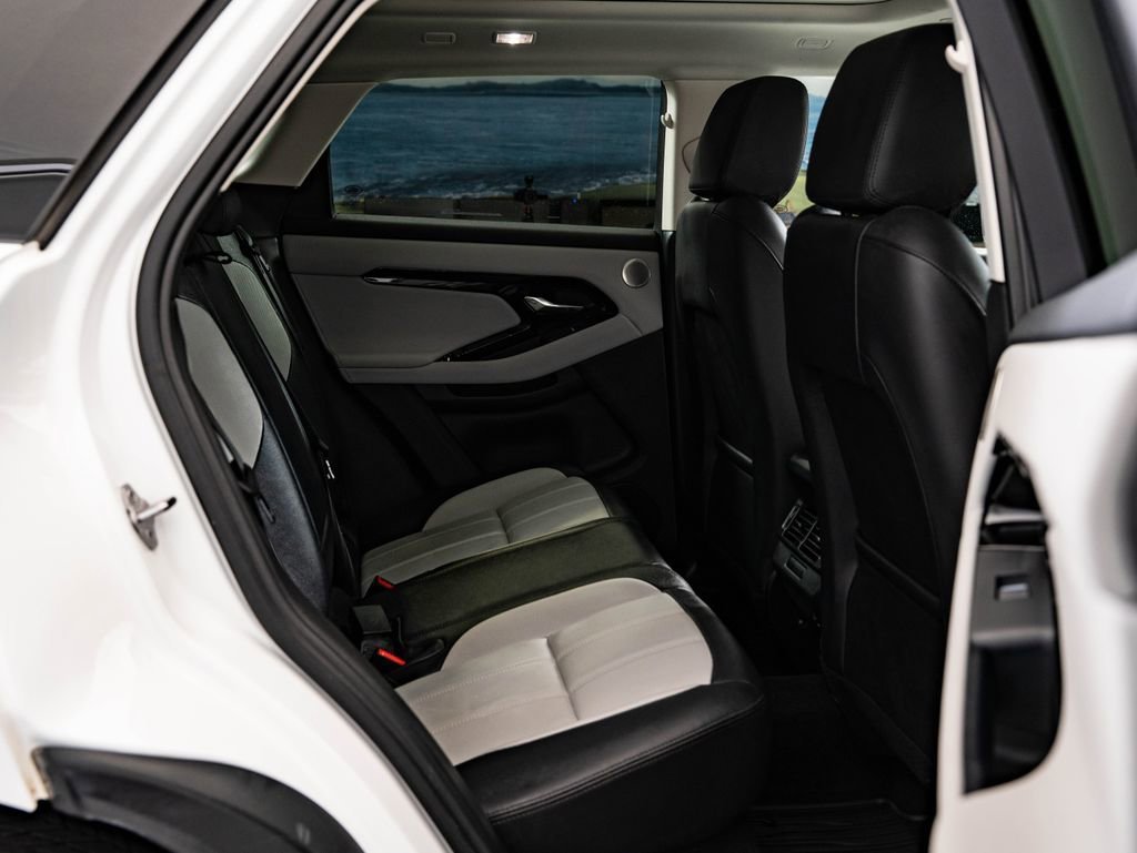 Used 2025 Ostuni Pearl White Metallic Land Rover Dynamic image 43