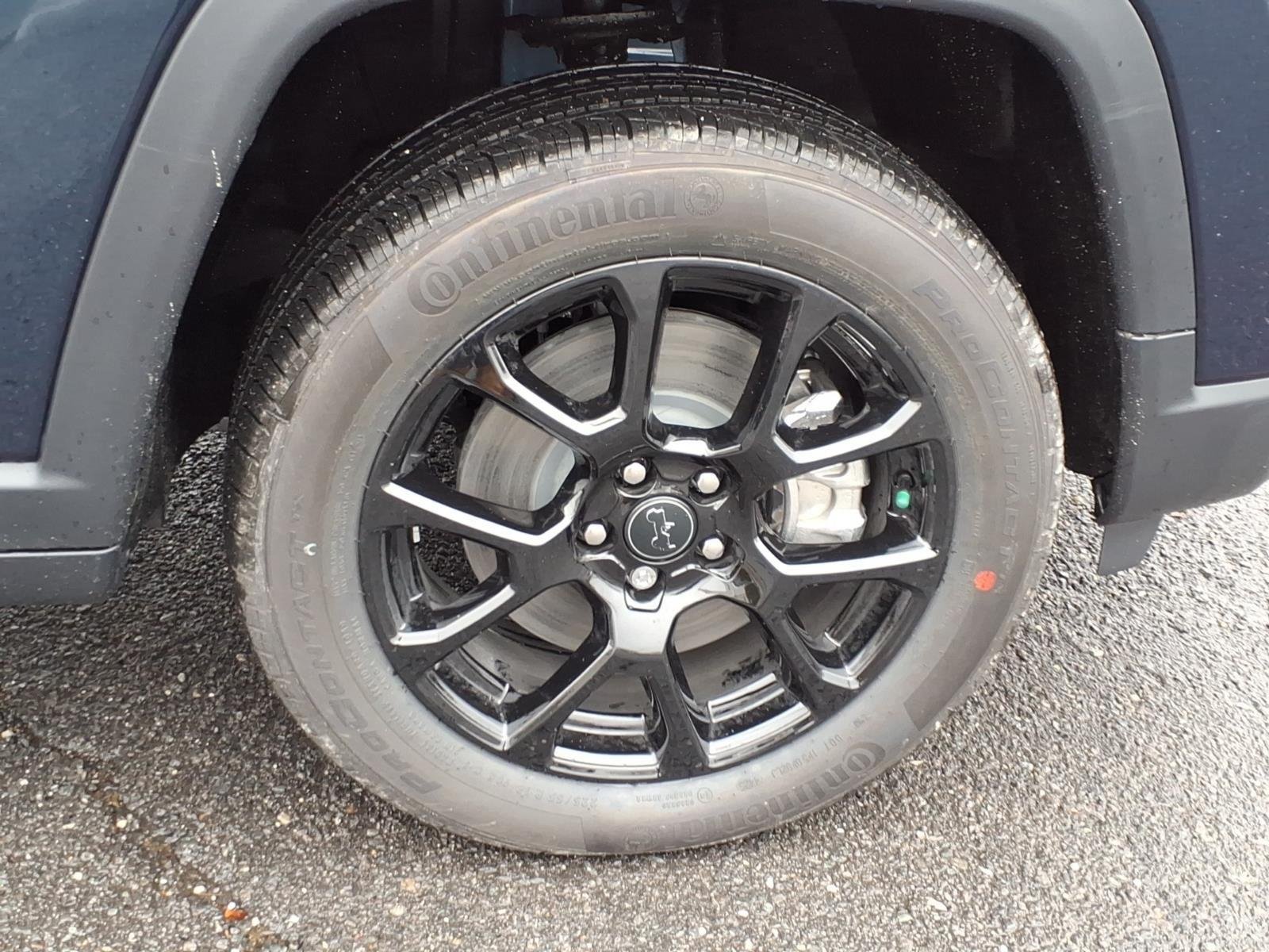 New 2026 Fathom Blue Pearl-Coat Exterior Paint Jeep Latitude Altitude image 22