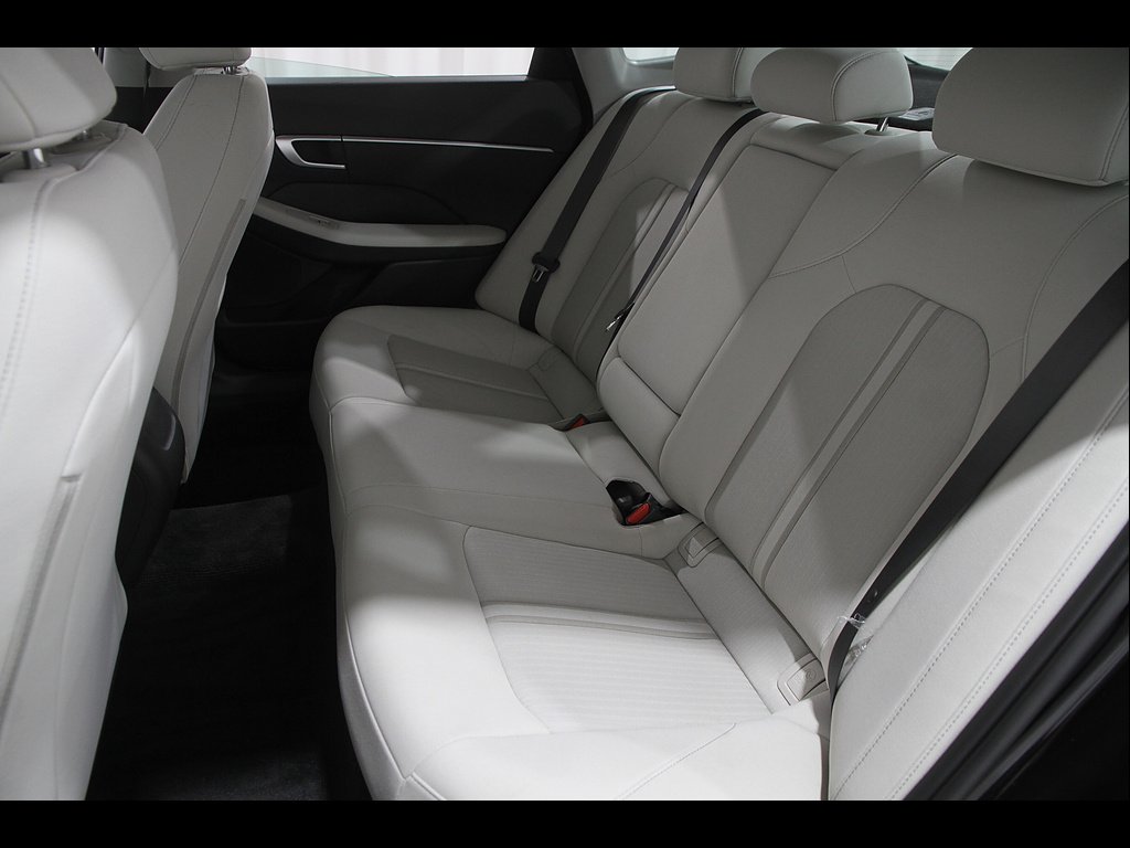 Used 2026 Abyss Black Pearl Hyundai SEL Sport image 19
