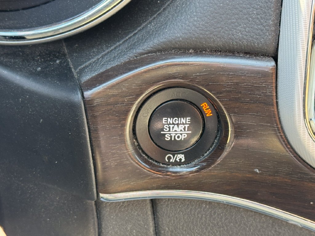Used 2018 Gray Jeep Limited image 12