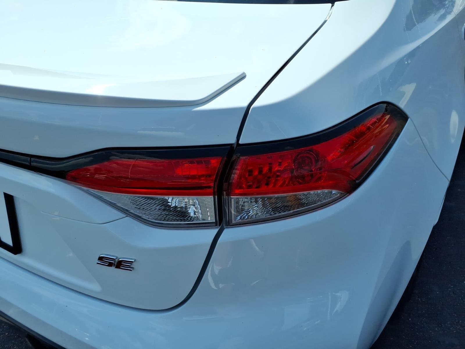Used 2024 Ice Cap Toyota SE image 17