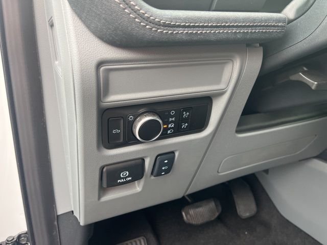 2025 Ford F-150 Lightning Flash - Photo 10