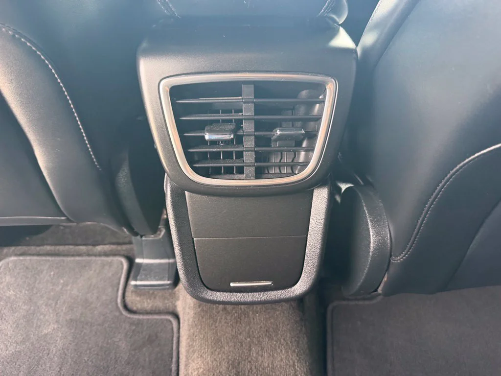 Used 2017 Gray Lincoln Select image 25