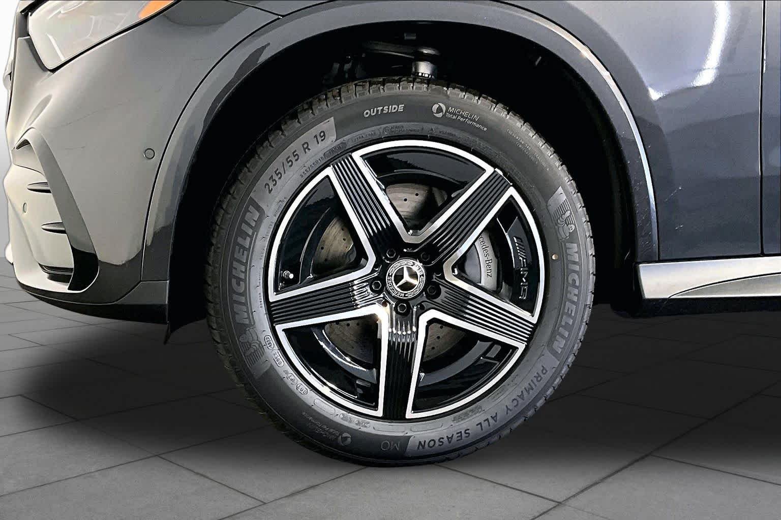 New 2027 Graphite Grey Metallic Mercedes-Benz GLC 300 image 17